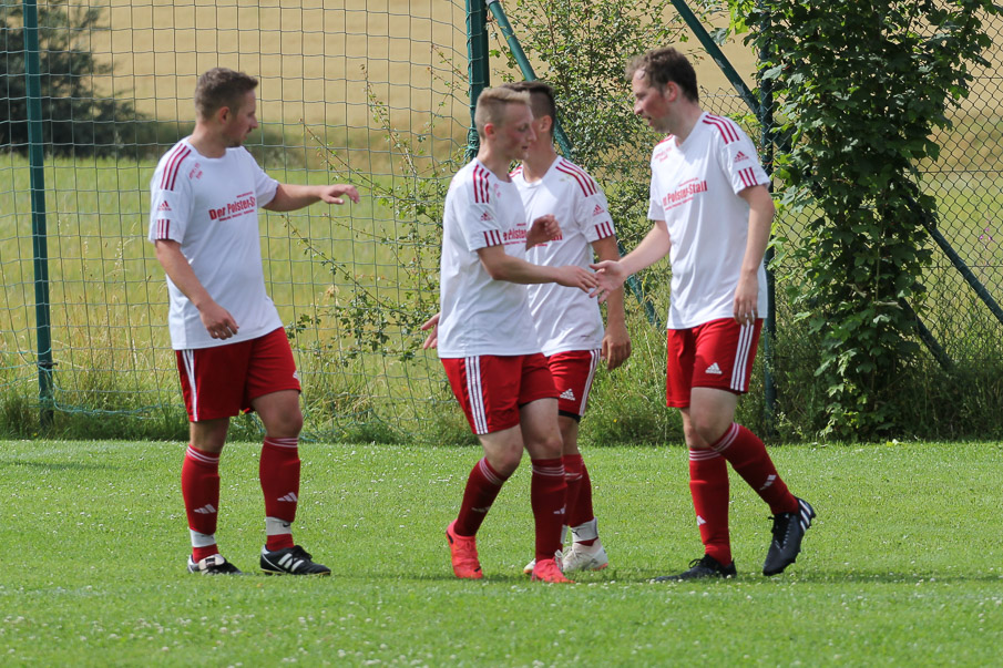 spvgg-döbra-spielszene-jubel-zum-tor