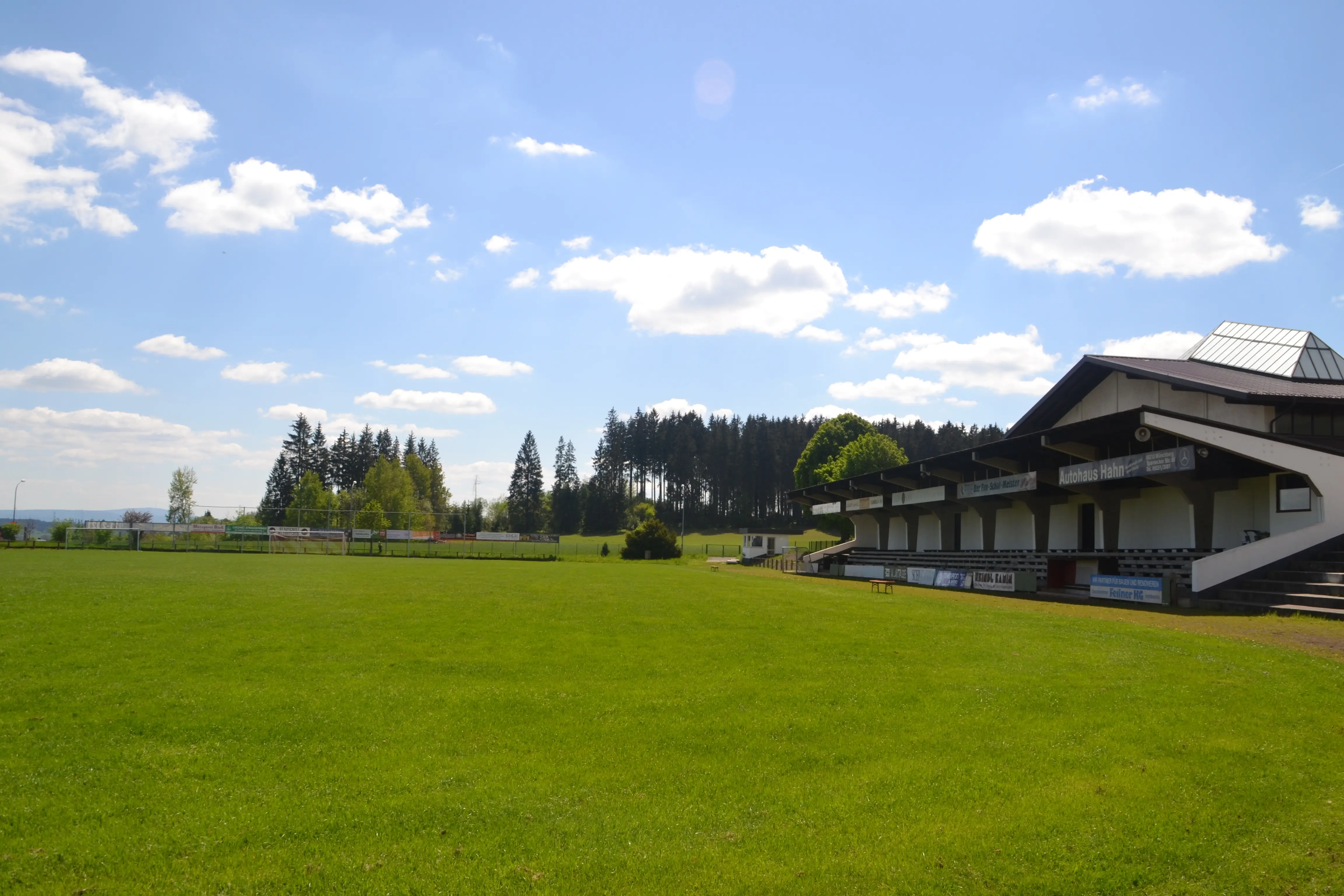 frankenwaldsportstätte-und-tribüne